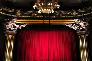 Jak moje máma skotačila v kombiné na jevišti a byl to strašný průšvih - Médium.cz